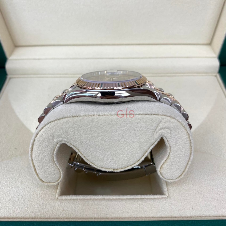 ROLEX Date Just 36 mm 126231 Everrose gold VI & IX Diamond Dial ROLEX Date Just 36 mm 126231 Everrose gold VI & IX Diamond Dial