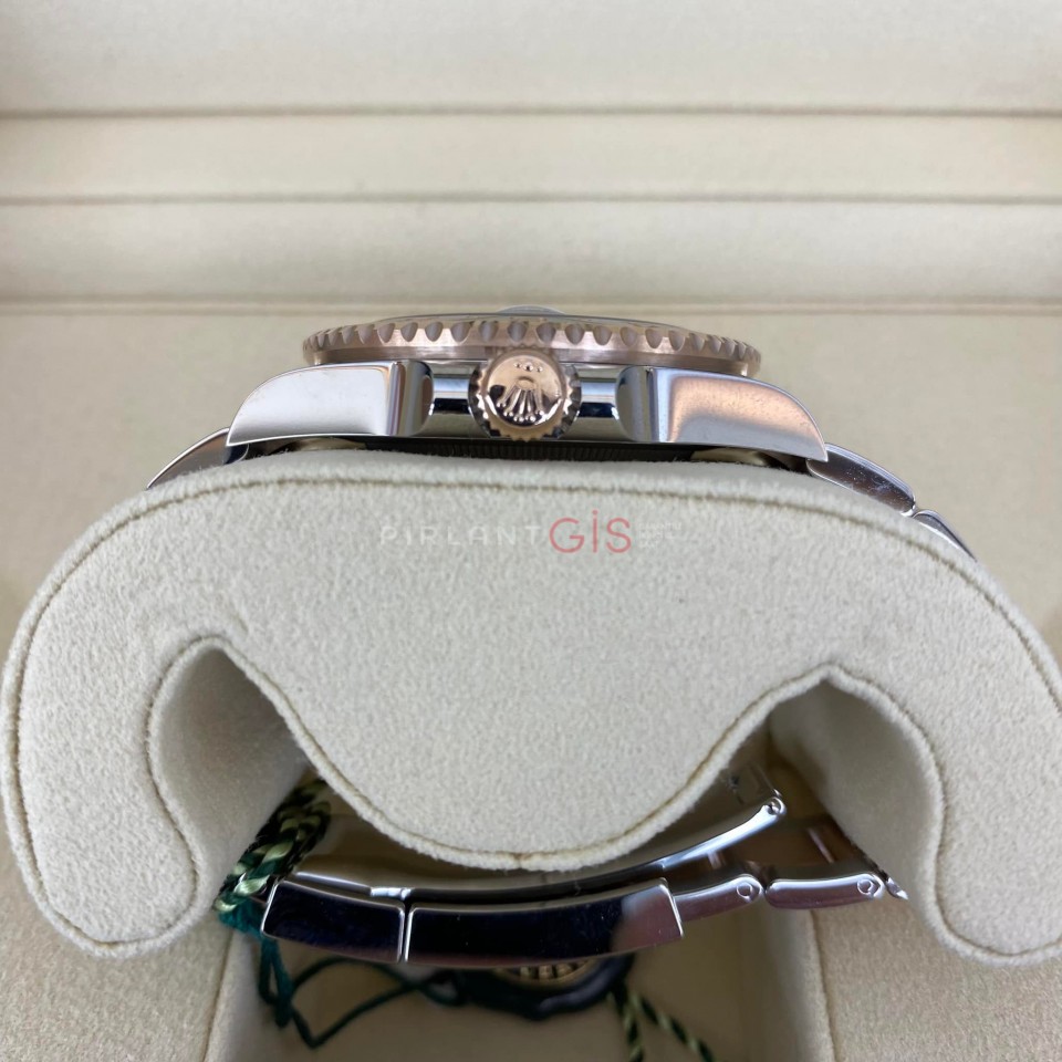 ROLEX GMT-Master ll Steel and Everose Gold 126711 CHNR ( Root Beer ) ROLEX GMT-Master ll Steel and Everose Gold 126711 CHNR ( Root Beer )