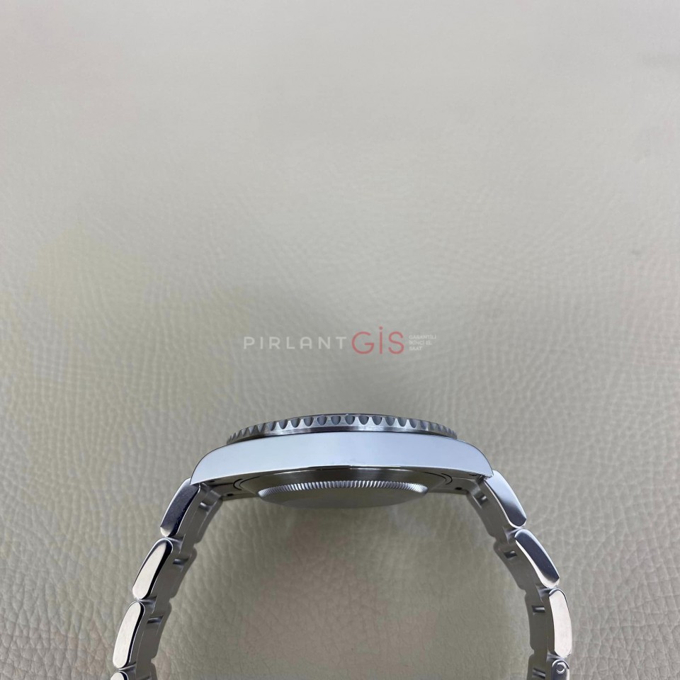 ROLEX Submariner No Date Oyster 124060 ROLEX Submariner No Date Oyster 124060