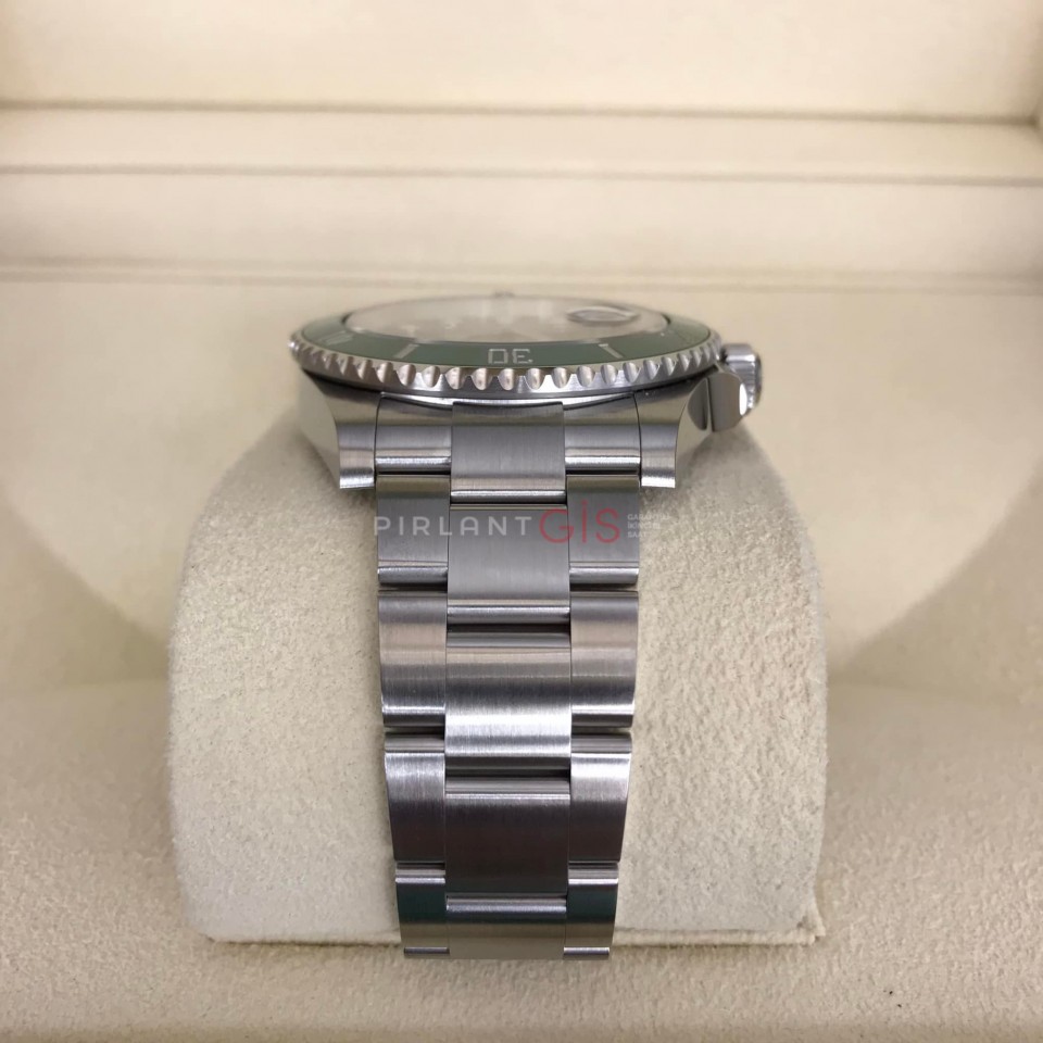 ROLEX New Submariner ( Starbucks ) Oyster 126610LV ROLEX New Submariner ( Starbucks ) Oyster 126610LV