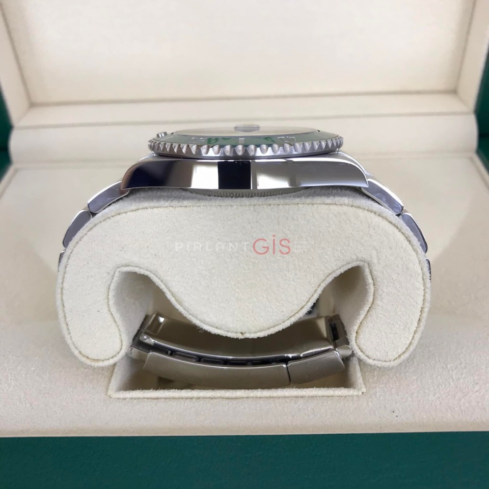 ROLEX New Submariner ( Starbucks ) Oyster 126610LV ROLEX New Submariner ( Starbucks ) Oyster 126610LV
