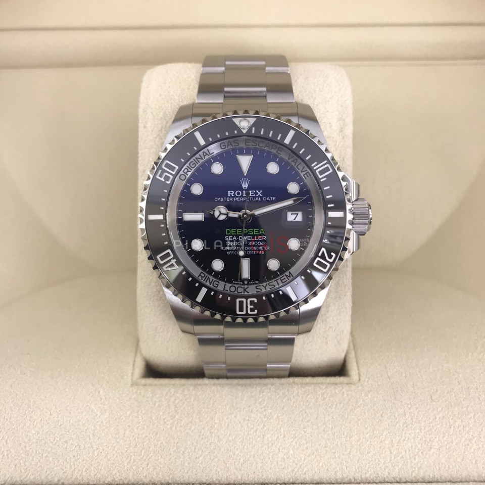 ROLEX Sea-Dweller DeepSea ( Deep Blue Dial ) 136660