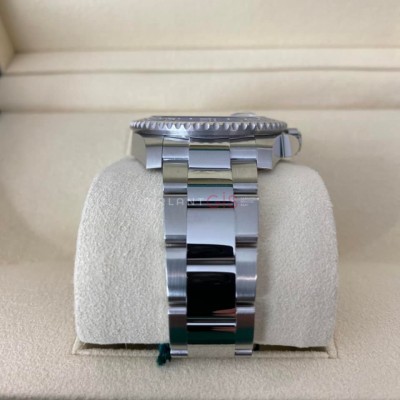 ROLEX GMT-MasterII ( Batman ) Oyster 126710 BLNR