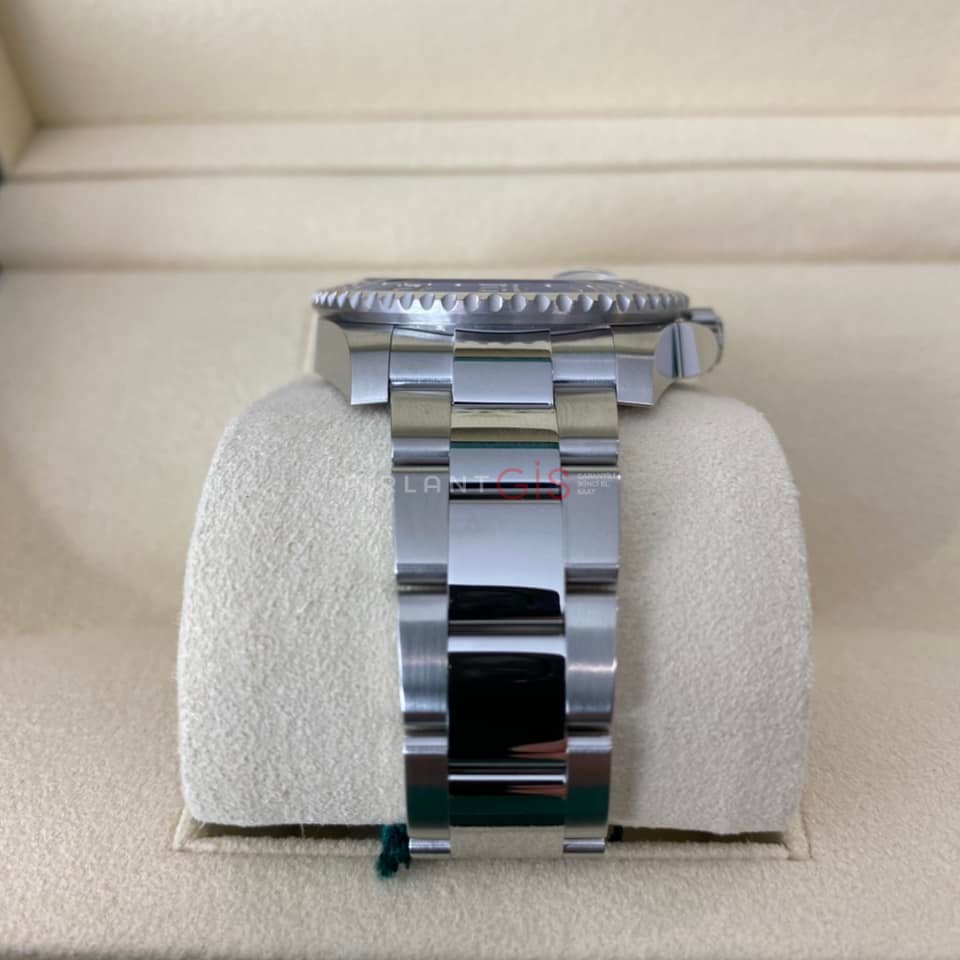 ROLEX GMT-MasterII ( Batman ) Oyster 126710 BLNR ROLEX GMT-MasterII ( Batman ) Oyster 126710 BLNR