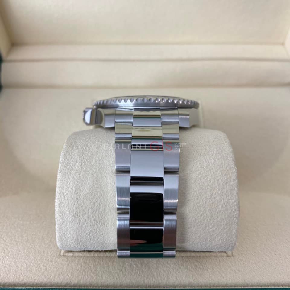 ROLEX GMT-MasterII ( Batman ) Oyster 126710 BLNR ROLEX GMT-MasterII ( Batman ) Oyster 126710 BLNR