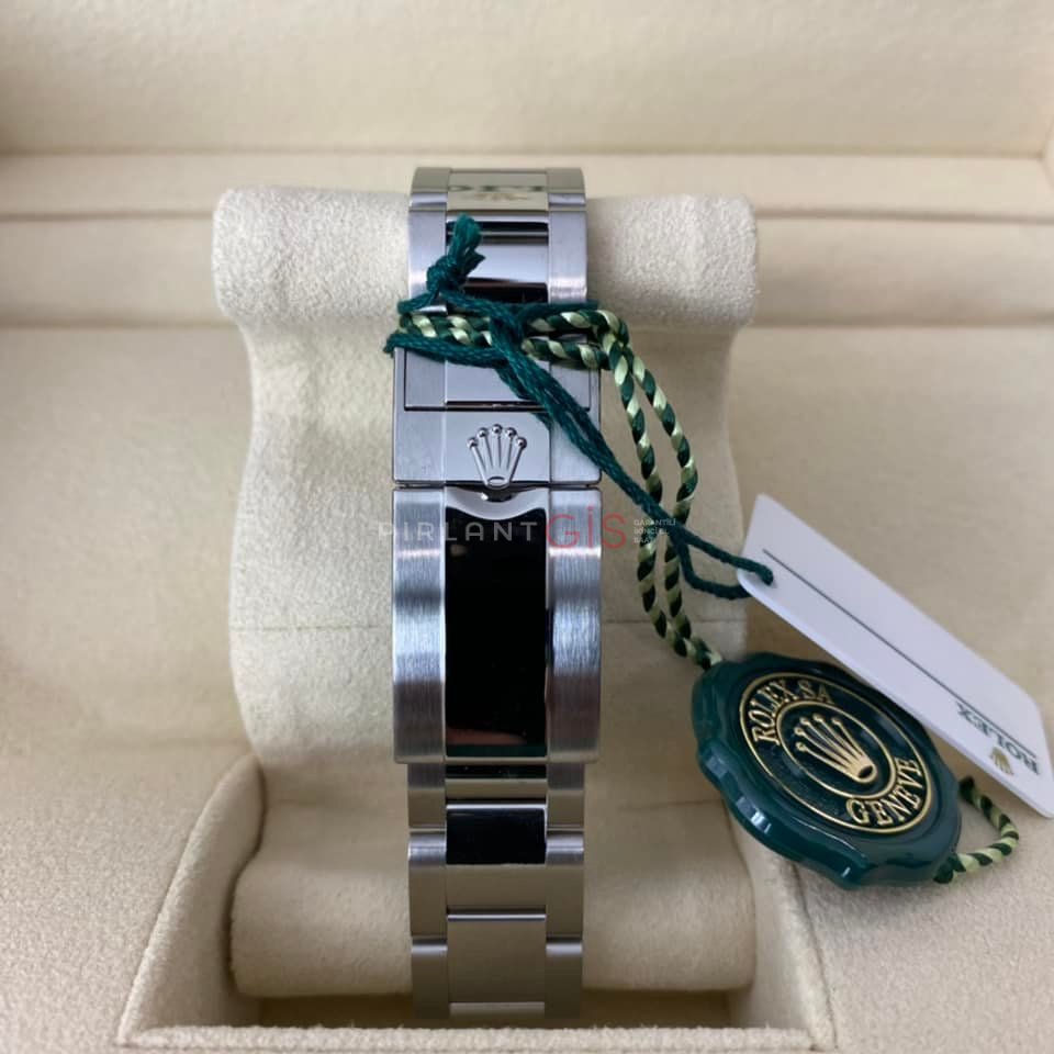 ROLEX GMT-MasterII ( Batman ) Oyster 126710 BLNR ROLEX GMT-MasterII ( Batman ) Oyster 126710 BLNR