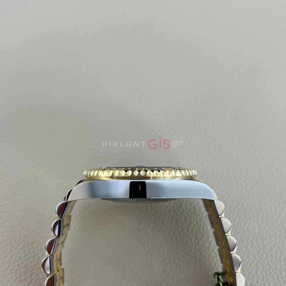 ROLEX GMT-Master II Steel & Yellow Gold 126713 GRNR Jubilee ROLEX GMT-Master II Steel & Yellow Gold 126713 GRNR Jubilee