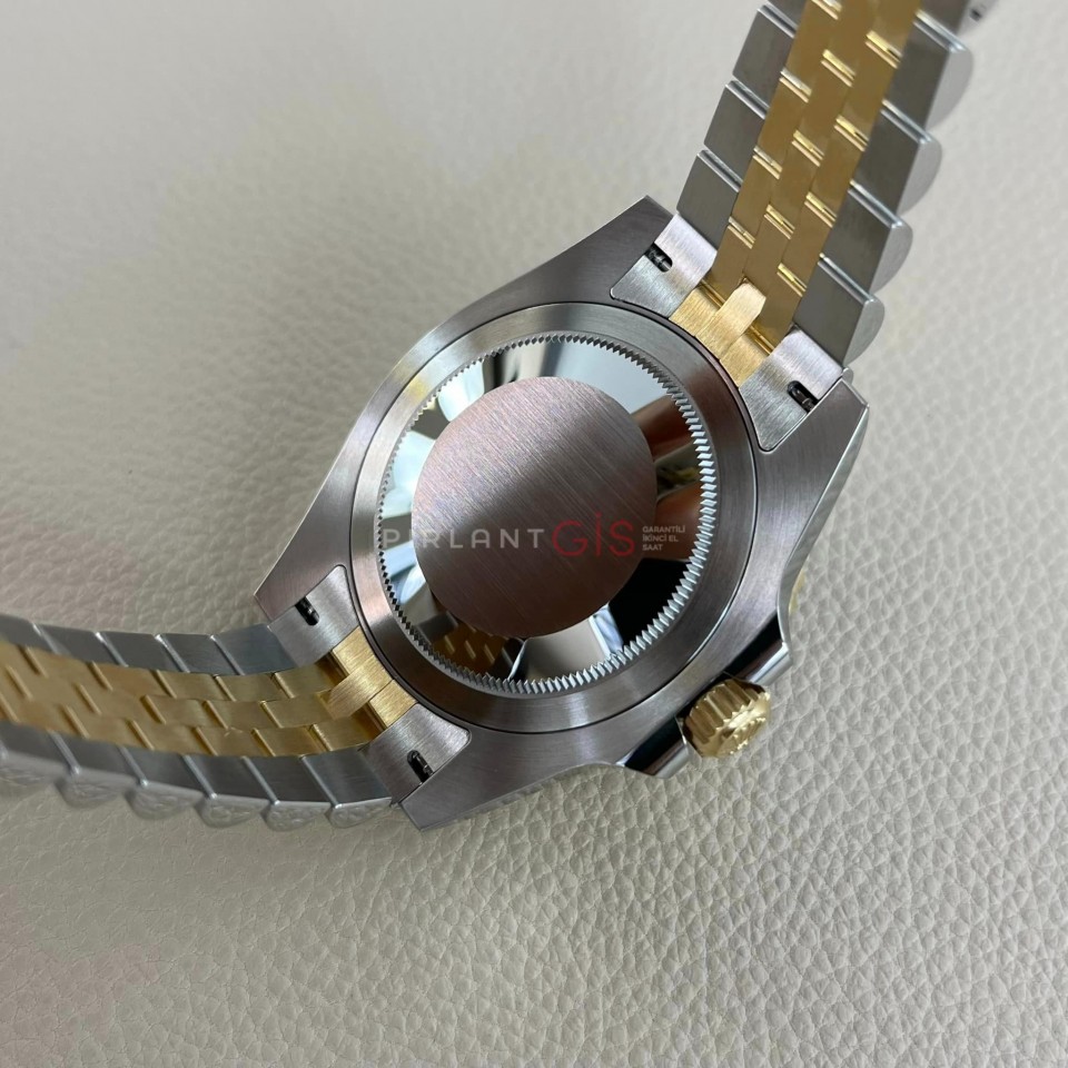ROLEX GMT-Master II Steel & Yellow Gold 126713 GRNR Jubilee ROLEX GMT-Master II Steel & Yellow Gold 126713 GRNR Jubilee