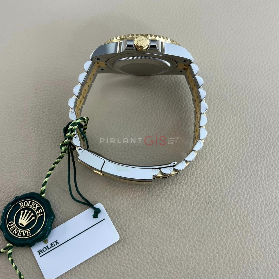 ROLEX GMT-Master II Steel & Yellow Gold 126713 GRNR Jubilee ROLEX GMT-Master II Steel & Yellow Gold 126713 GRNR Jubilee