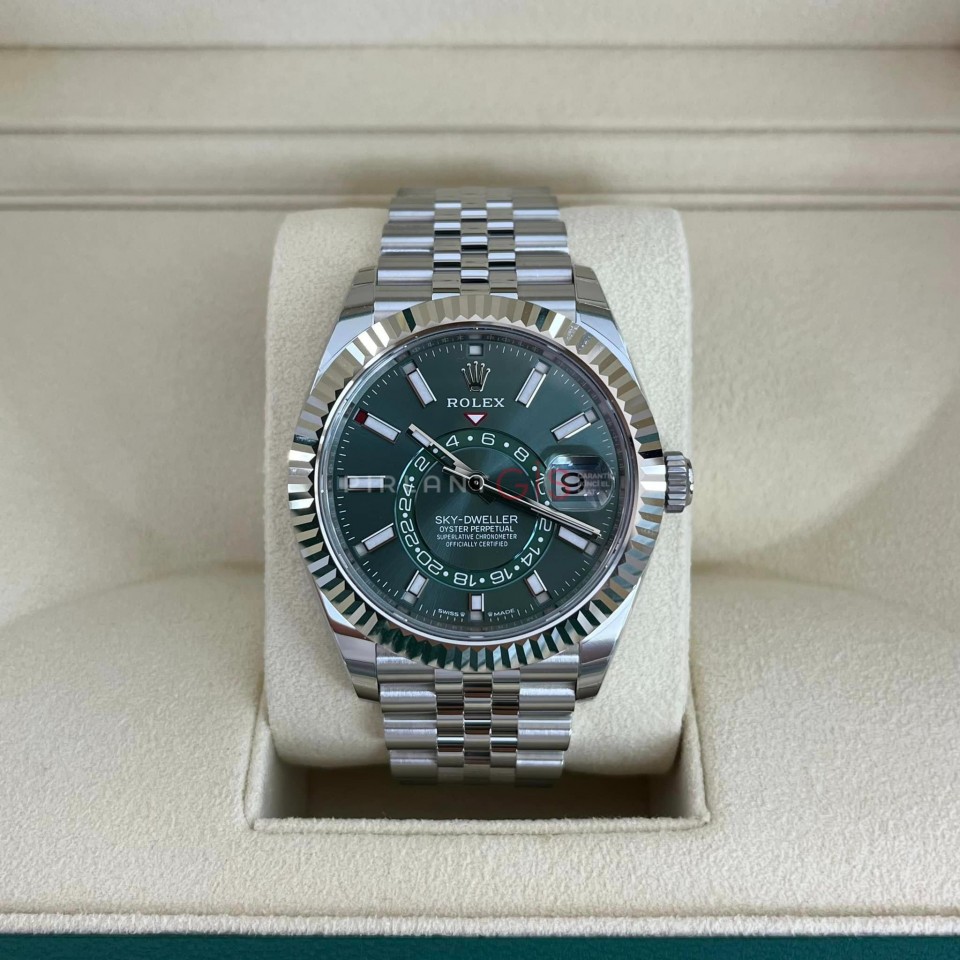 ROLEX Sky-Dweller 336934 ( Mint Dial ) Jubilee ROLEX Sky-Dweller 336934 ( Mint Dial ) Jubilee
