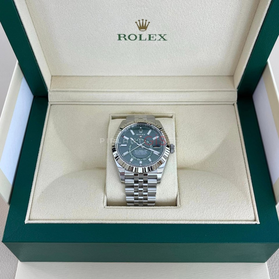 ROLEX Sky-Dweller 336934 ( Mint Dial ) Jubilee ROLEX Sky-Dweller 336934 ( Mint Dial ) Jubilee