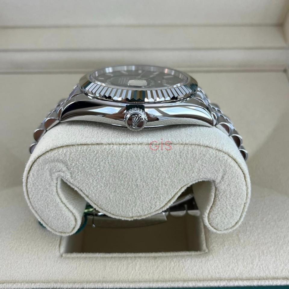 ROLEX Sky-Dweller 336934 ( Mint Dial ) Jubilee ROLEX Sky-Dweller 336934 ( Mint Dial ) Jubilee