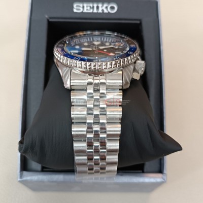 SEIKO 5 GMT SSK003