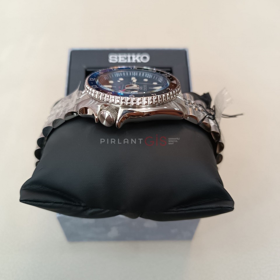 SEIKO 5 GMT SSK003