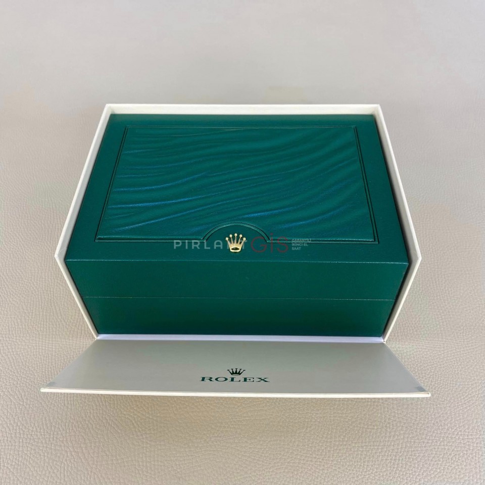 ROLEX Oyster Perpetual 36 mm 126000 Tiffany Blue Dial ROLEX Oyster Perpetual 36 mm 126000 Tiffany Blue Dial