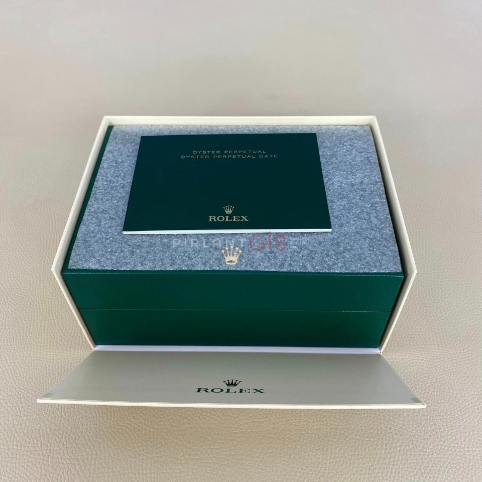 ROLEX Oyster Perpetual 36 mm 126000 Tiffany Blue Dial ROLEX Oyster Perpetual 36 mm 126000 Tiffany Blue Dial