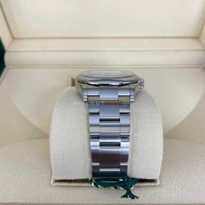 ROLEX Oyster Perpetual 36 mm 126000 Tiffany Blue Dial