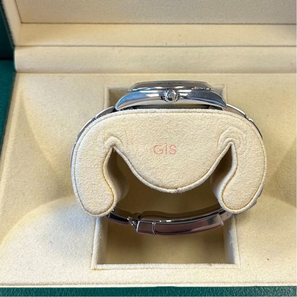 ROLEX Oyster Perpetual 34 mm 114200 ROLEX Oyster Perpetual 34 mm 114200