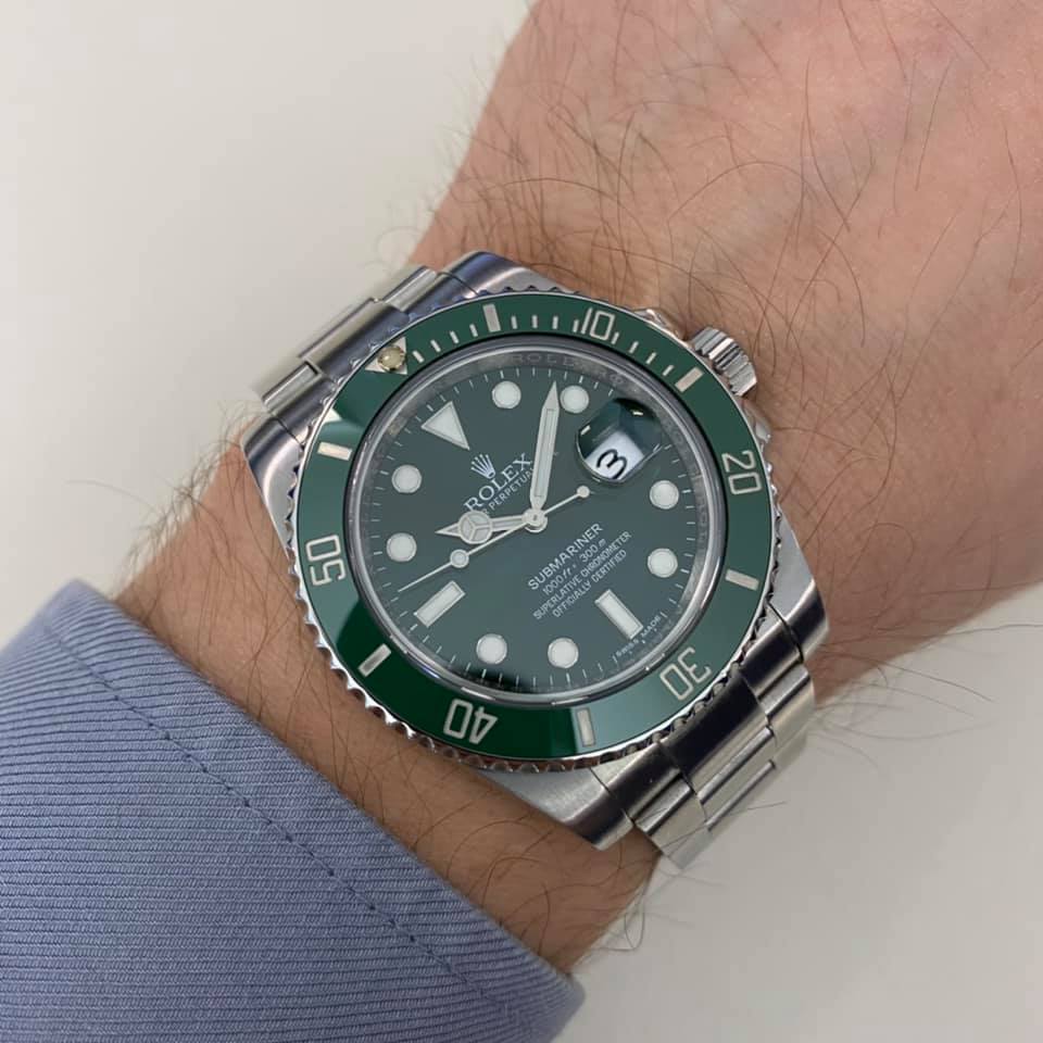 ROLEX Submariner 116610 LV ( Hulk ) ROLEX Submariner 116610 LV ( Hulk )
