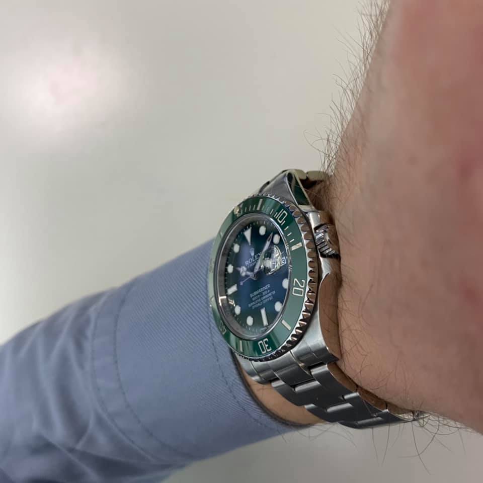 ROLEX Submariner 116610 LV ( Hulk ) ROLEX Submariner 116610 LV ( Hulk )