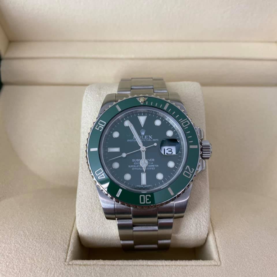 ROLEX Submariner 116610 LV ( Hulk ) ROLEX Submariner 116610 LV ( Hulk )