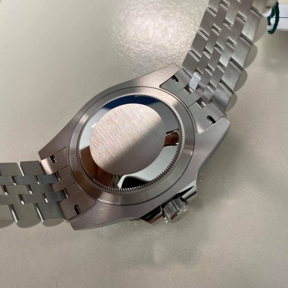 ROLEX GMT-MasterII 126710BLNR ( BATMAN ) ROLEX GMT-MasterII 126710BLNR ( BATMAN )